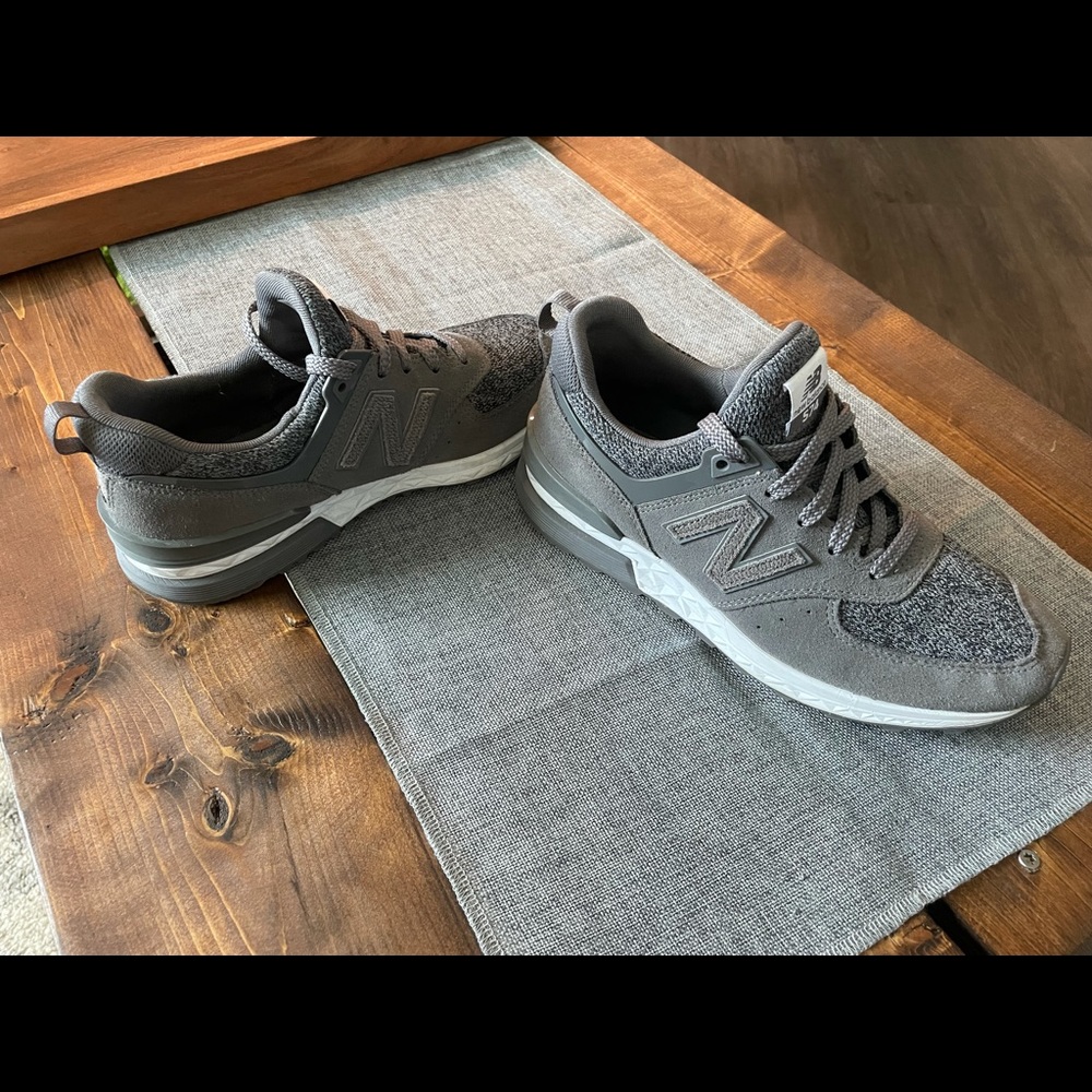Women’s size 7.5 574